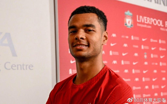 间中展示了 间中展示了